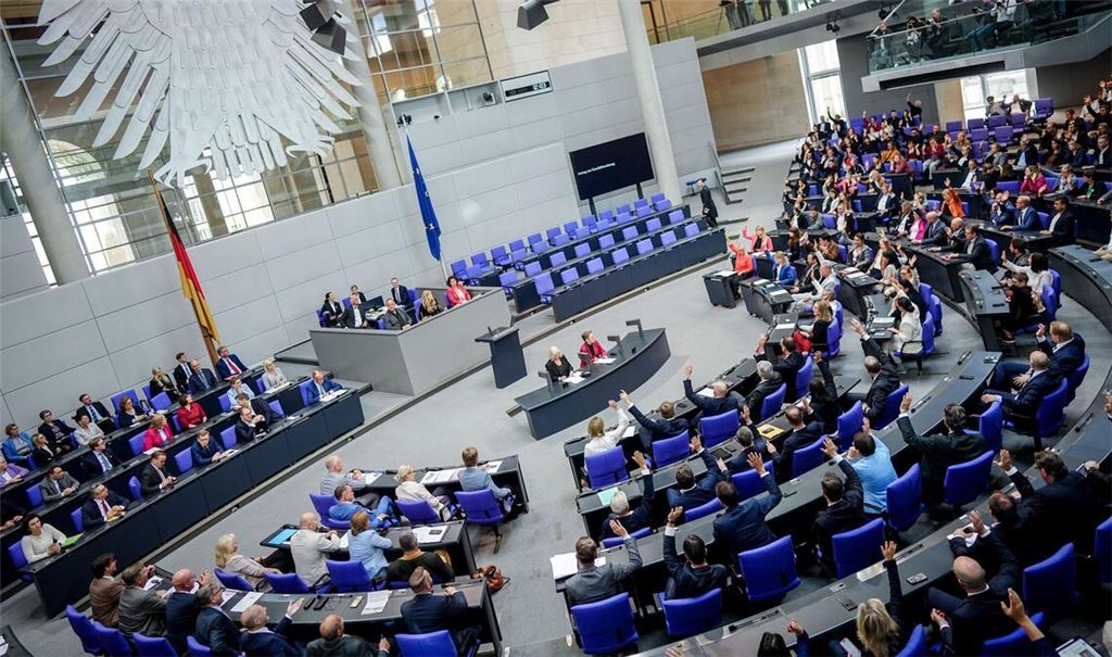 Union und SPD wollen die Regeln für den Bundestag reformieren. (Archivbild)