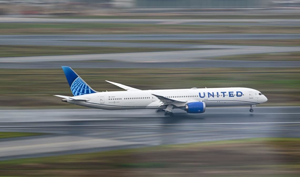 United Airlines muss die Gewinnprognose für dieses Jahr reduzieren. (Archivbild)