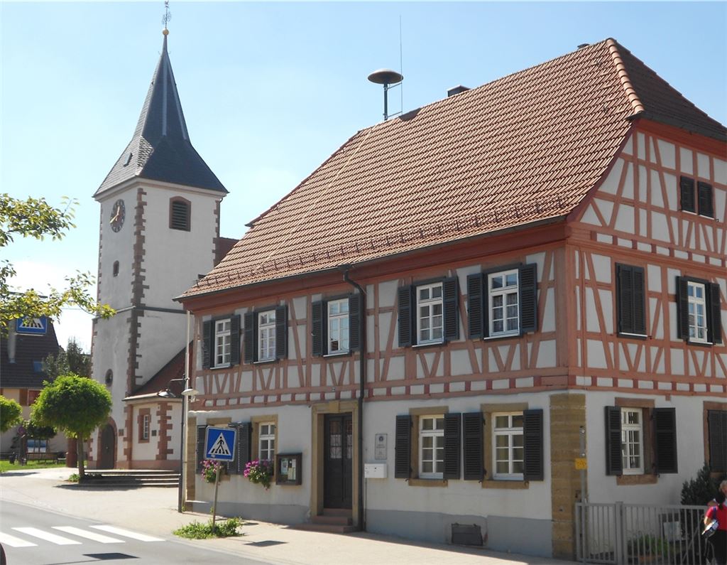 Unmittelbar neben der Kirche ist das Waldenser-Museumsstüble zu finden. Foto: privat