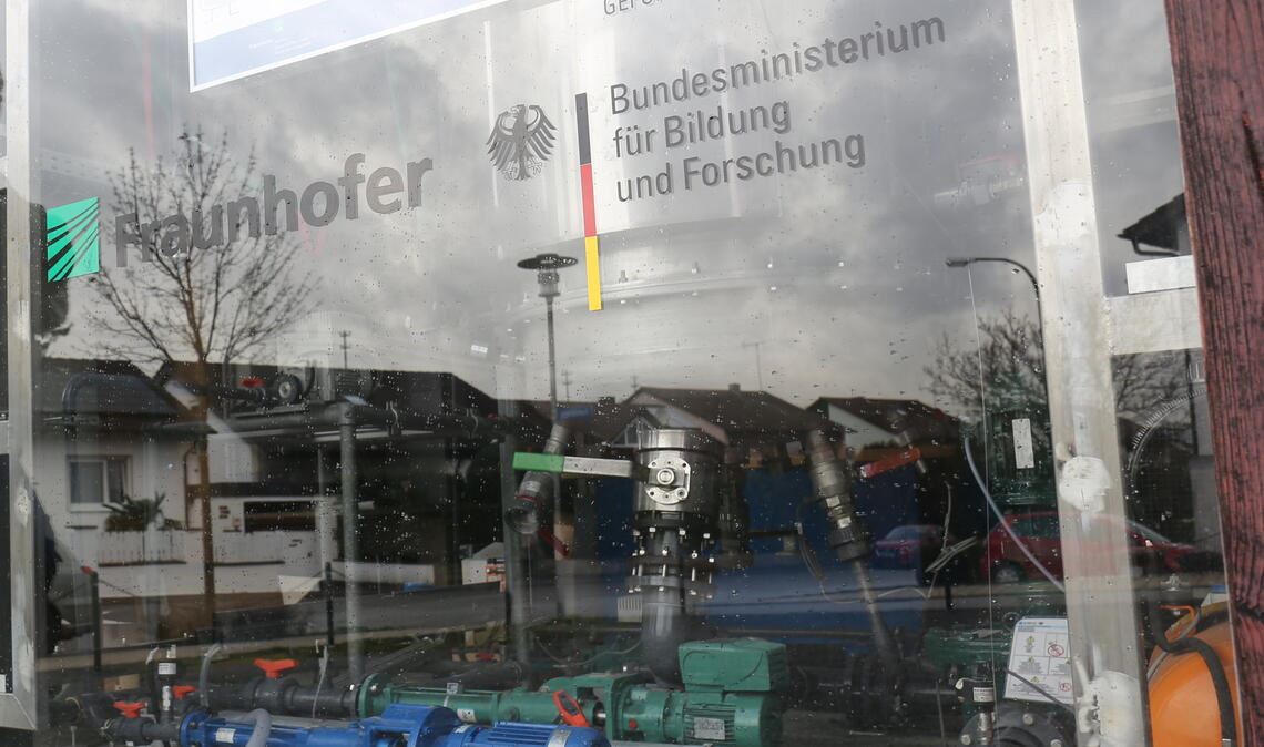 Unser Archivbild zeigt den Blick in die damalige technische DEUS-Zentrale im Wohngebiet.