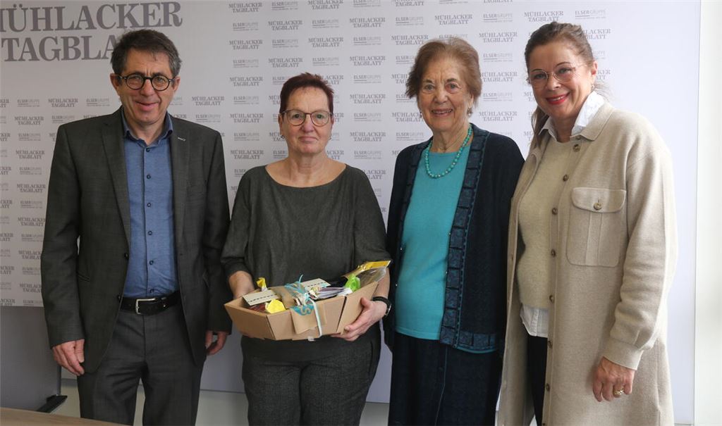 Unser Bild zeigt Verleger Hans-Ulrich Wetzel (v.li.), Heidrun Rau, Verlegerin Brigitte Wetzel und Christina Wetzel, die die Aufgaben rund um die Leserreisen schon seit einiger Zeit übernommen hat. Foto: Deeg
