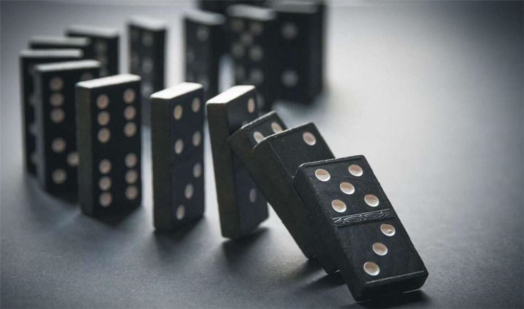 Unter Kipppunkten versteht man in der Klimaforschung, wenn durch kleine Veränderungen ein Domino-Effekt ausgelöst wird, dessen Folgen unter Umständen nicht mehr rückgängig gemacht werden können.