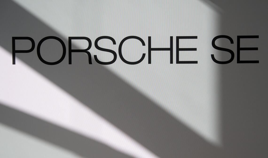 Unter anderem die VW-Dachholding Porsche SE sieht in der Rüstungsindustrie Potenzial.