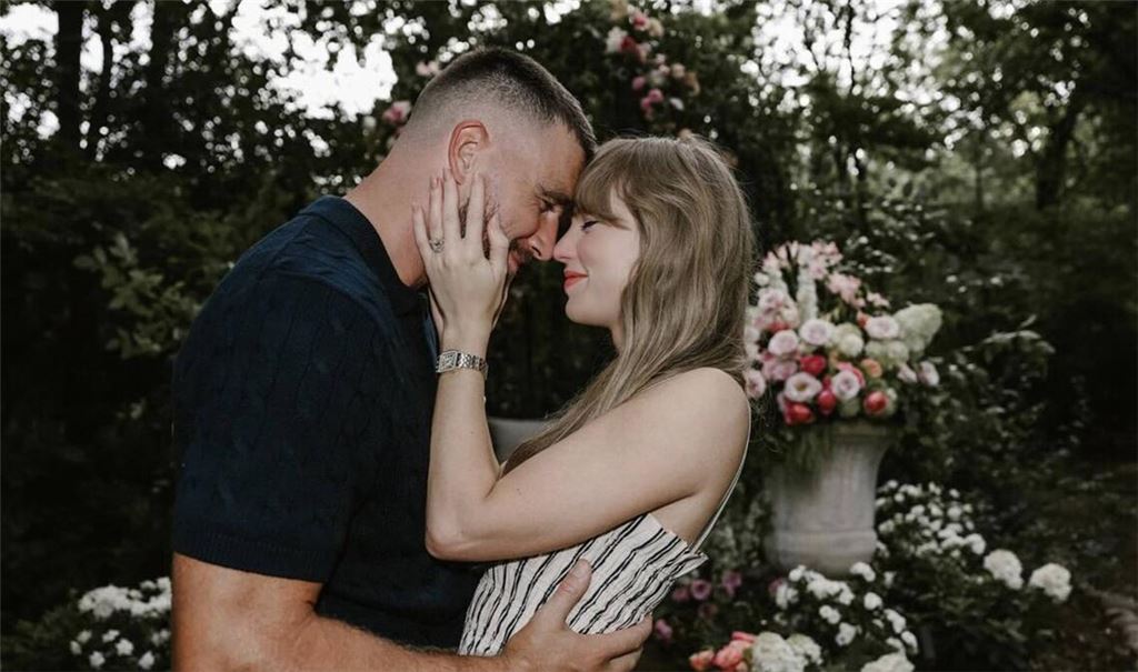 Unter anderem mit diesem Bild auf Instagram gab Taylor Swift bekannt, dass sie sich verlobt hat.