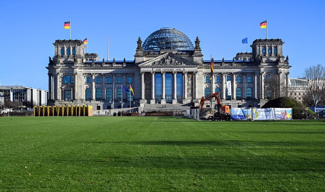 Unter den im Bundestag vertretenen Parteien legt vor allem die Linke zu.