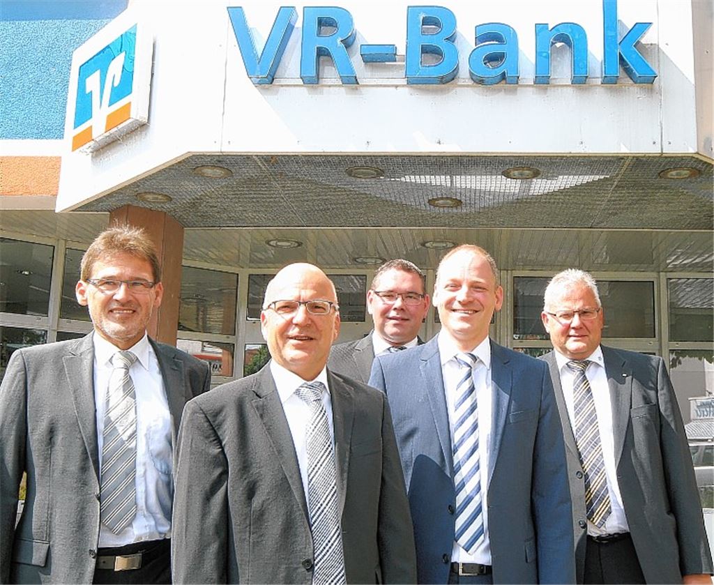 Unter einem Dach vereint: die Vorstände der neuen VR-Bank Neckar-Enz (v. li.) Wolfgang Weidler, Roland Frank, Heiko Herbst, Timm Häberle und Jürgen Jetter (es fehlt Armin Fuchs).
