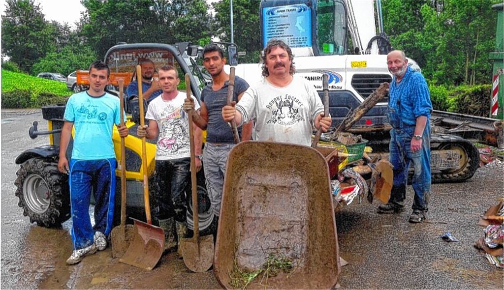 Asylsuchende helfen spontan