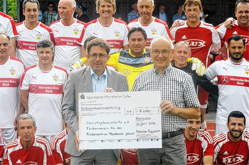 AH-Auswahl sammelt für das Kinderzentrum