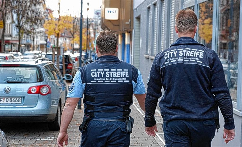 Unterwegs im Auftrag der Stadt: „Sheriffs“ der Maulbronner Sicherheitsfirma F+G Security bei ihrer Streife durch die Mühlacker City. Foto: privat