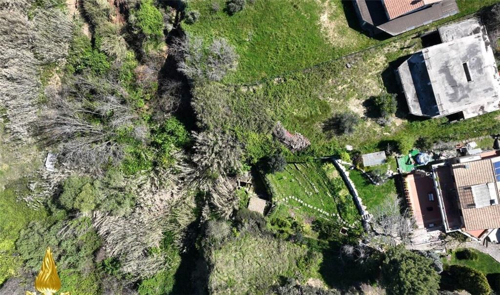 Unwetter mit heftigen Regenfällen haben die Erde Anfang der Woche in Süditalien wieder in Bewegung gesetzt.