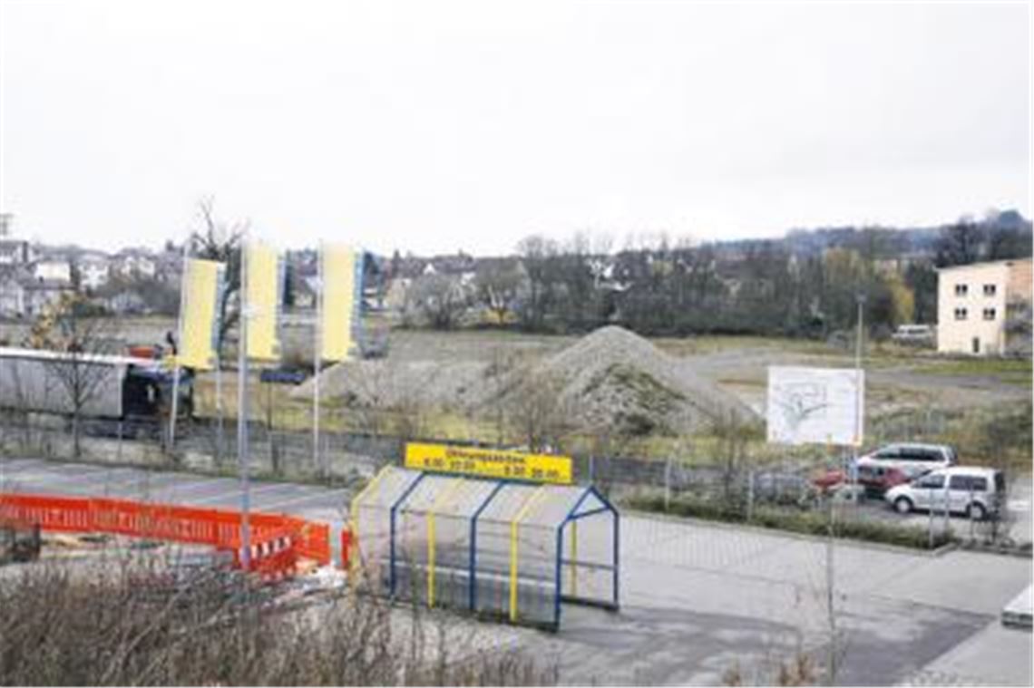 Ursprünglich wollte Edeka aufs Luigareal umziehen. Aber jetzt hat der Konzern einen Rückzieher gemacht. Auch weitere Ideen für eine Sonderfläche Einzelhandel sind Makulatur.
Foto: Goertz