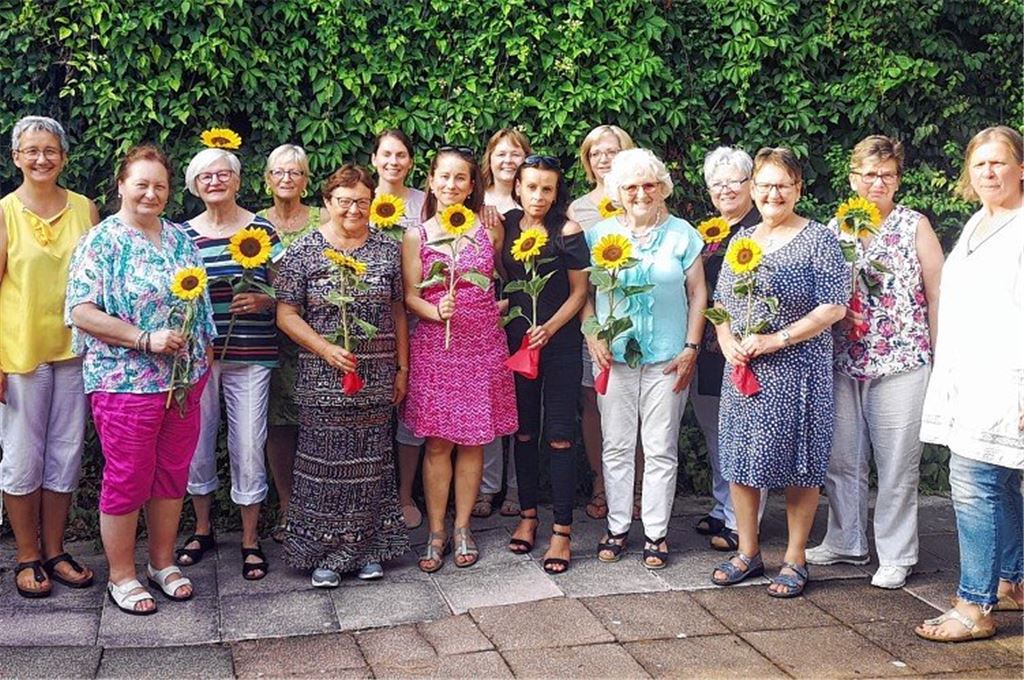 Begleiter bieten Hilfe für Senioren
