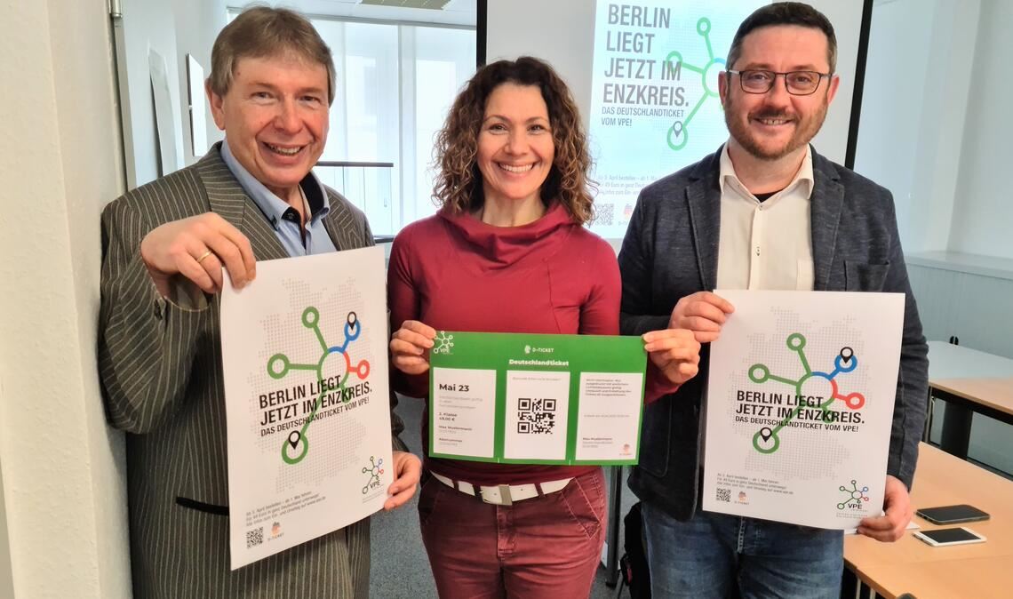 VPE-Geschäftsführer Axel Hofsäß, Pressesprecherin Selma Cantürk und Tarifexperte Daniel Peikert (v.li.). Foto: Peche