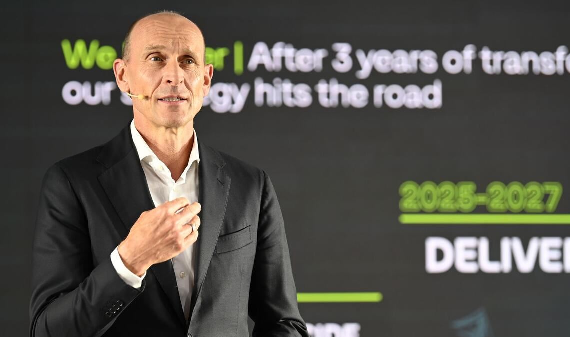 VW-China-Chef Ralf Brandstätter will in dem Land mit weniger Fabriken auskommen. (Archivbild)