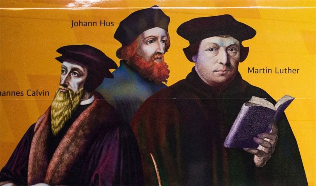Väter der Reformation: Johannes Calvin, Johannes Hus und  Martin Luther.