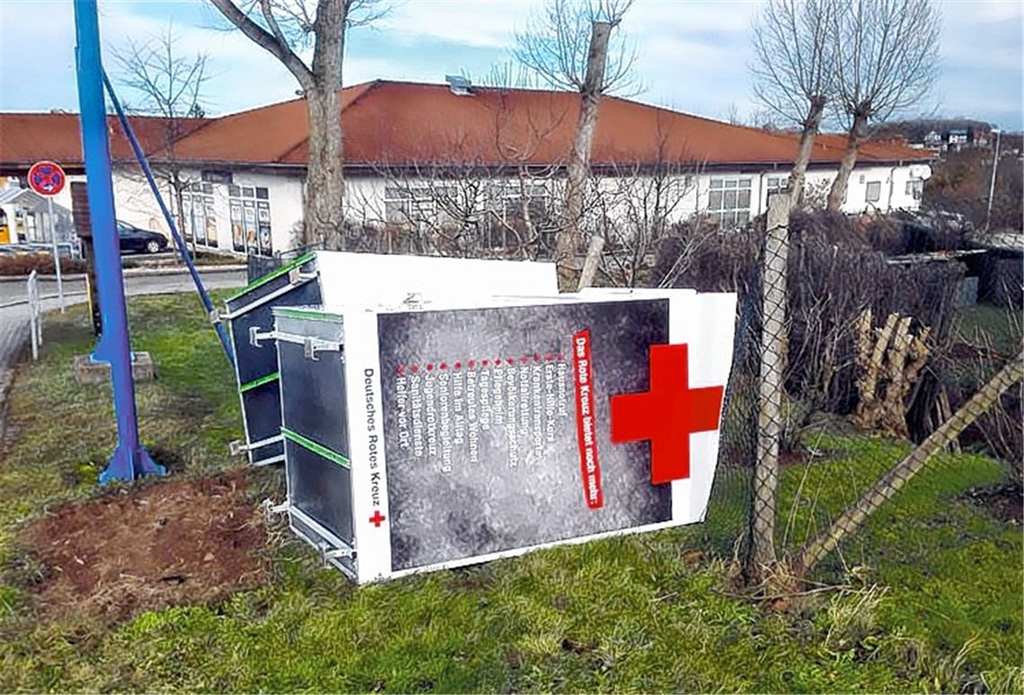 Vandalismus in Friolzheim – und nicht zum ersten Mal: Unbekannte haben die beiden DRK-Container umgeworfen und geleert.