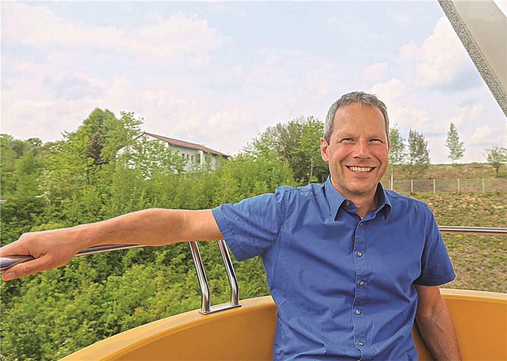 Veit Kibele schlägt auf der Runde mit dem Riesenrad auch kritische Töne an.Foto: Deeg