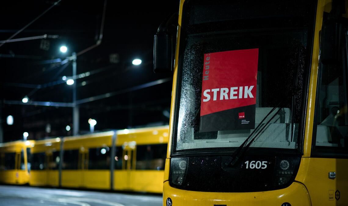Verdi hat erneut zu einem Warnstreik im Nahverkehr aufgerufen. (Symbolbild)