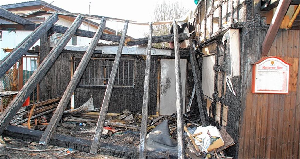 Vereinsheim der Gartenfreunde Buckenberg wird durch ein Feuer schwer beschädigt. Foto: Ehmann