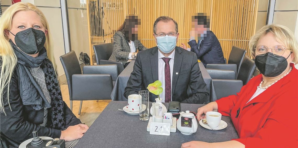 Vereint: Grün (Stephanie Aeffner), Gelb (Rainer Semet) und Rot (Katja Mast). Foto: privat