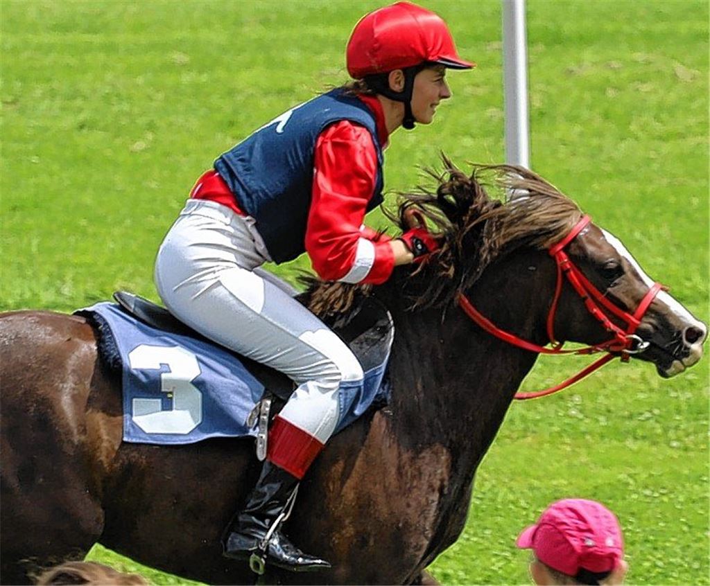 Verena Canbaz holt Silber in Iffezheim