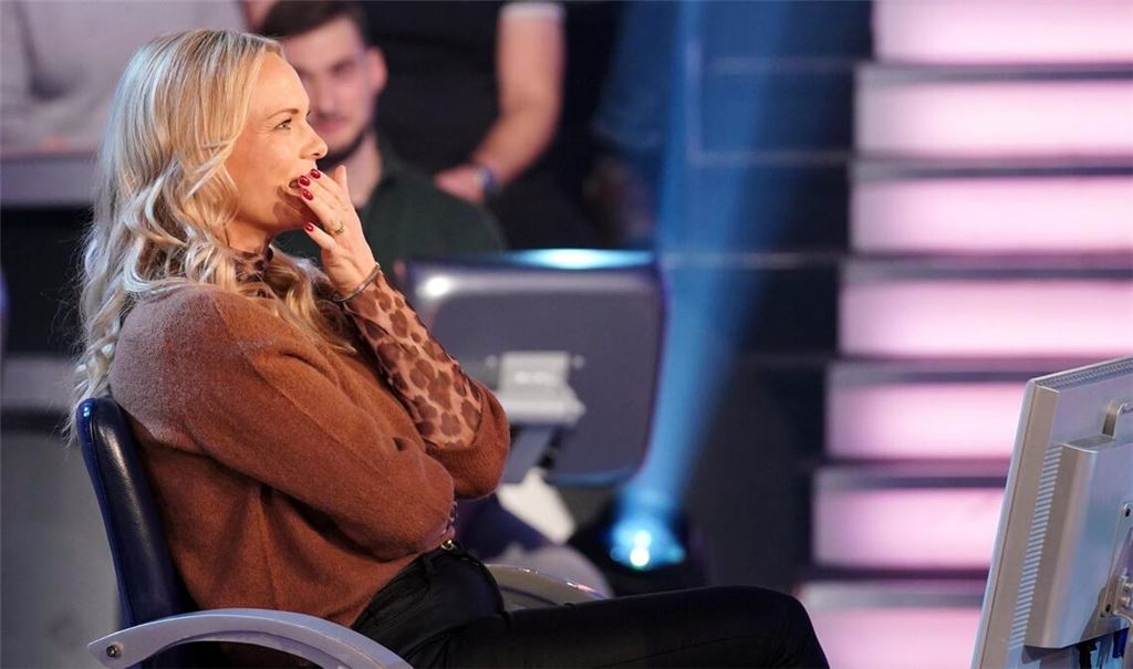 Verena Gargiulo zeigt sich fassungslos, als sie auf 500 Euro zurückfällt.