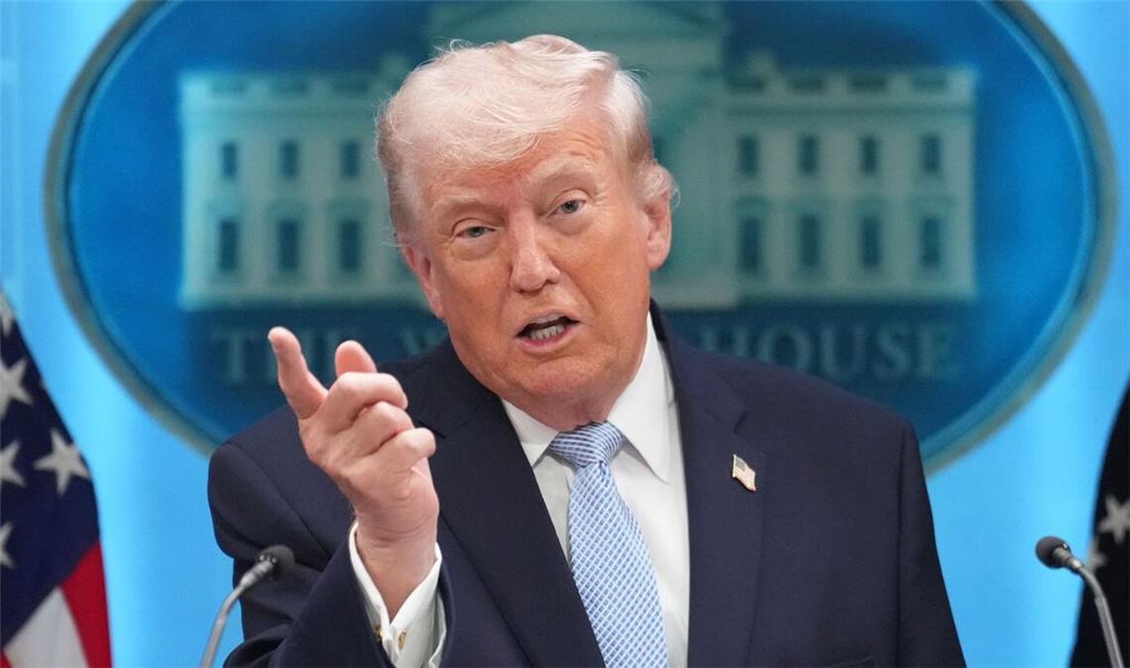 Vergangene Woche hatte Trump bereits gedroht, den Iran zurück in die "Steinzeit" zu befördern.