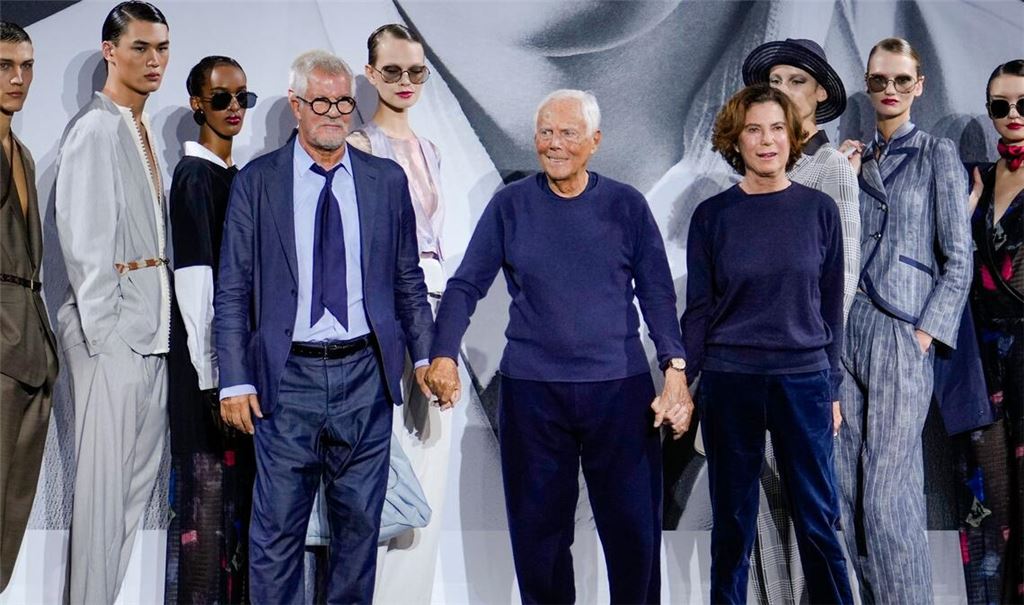 Vergangenes Jahr zeigte sich Armani auf dem Laufsteg mit Leo Dell'Orco und seiner Nichte Roberta. (Archivbild)