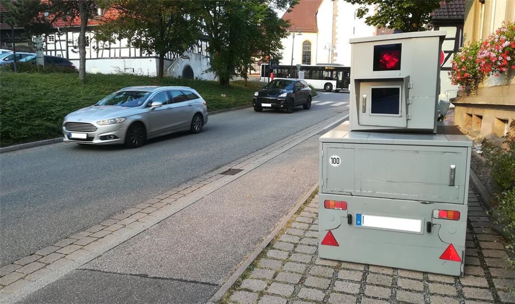 Verkehrsbehörde will Kontrolldruck mit mobilen Blitzern wie dem Gerät „Sonja“ hochhalten. Symbolfoto: Archiv