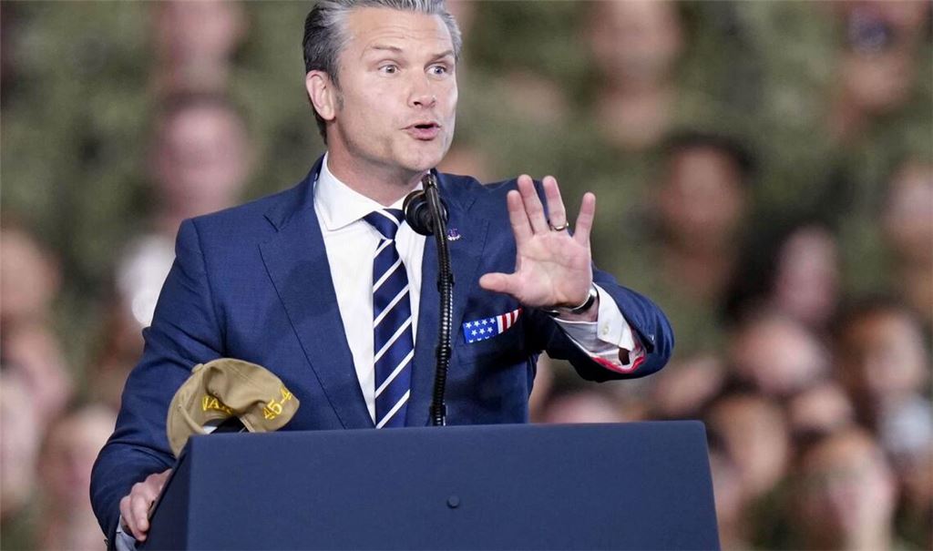 Verkündet schon wieder einen tödlichen US-Angriff auf ein Boot im Pazifik - Pentagon-Chef Hegseth.