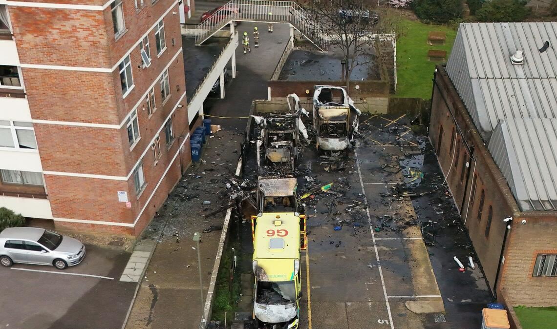 Verletzte wurde zunächst nicht gemeldet.