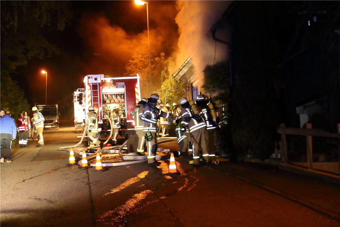 Keller brennt in Großglattbach 910_0008_110373_mar_Kellerbrand_Grossglattbach