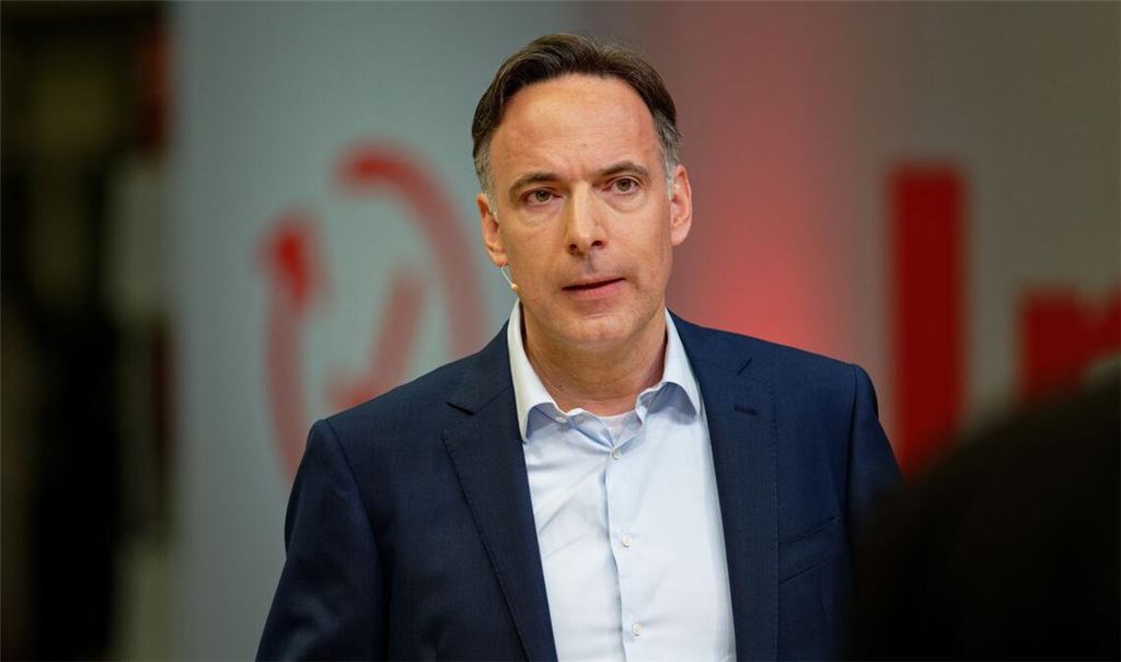 Vertriebsvorstand Marc Spieker wünscht sich eine Verpflichtung aller Netzbetreiber zu einer Smart-Meter-Umrüstung in Deutschland. (Archivbild)