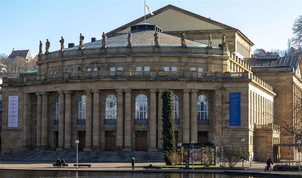 Verzicht auf spartenübergreifendes Magazin: das Opernhaus der  Stuttgarter Staatstheater