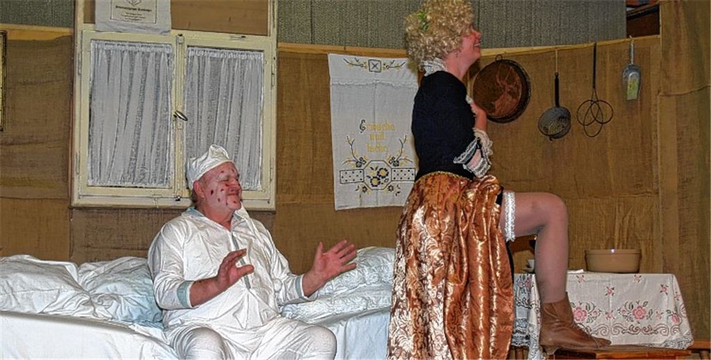 Verzückt sieht Graf vom Wiesenstein versprochenen Liebesfreuden entgegen, die jedoch ein abruptes Ende finden.