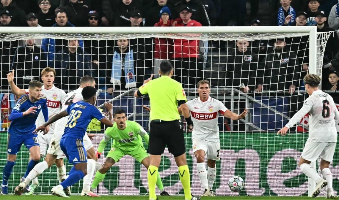 VfB-Keeper Fabian Bredlow hatte an diesem Abend deutlich weniger zu tun als sein slowakischer Gegenpart Dominik Takáč.