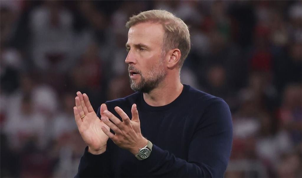 VfB-Trainer Sebastian Hoeneß will sich bei den Dortmundern für die Heimniederlage aus dem April revanchieren.