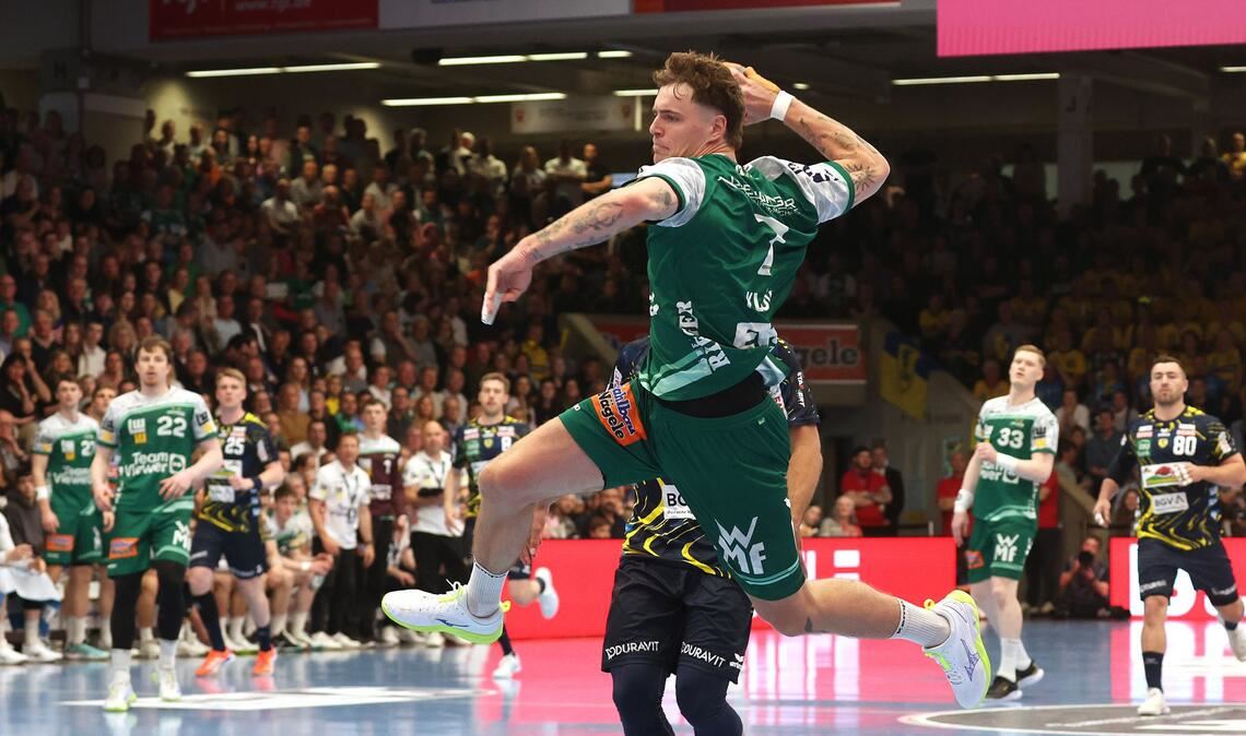 Victor Klöve zieht ab.