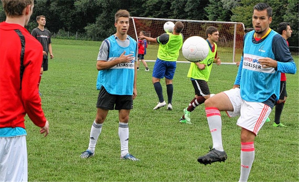 Viel Arbeit mit dem Ball: Der Fußball des TSV Ötisheim soll technisch besser werden. Fotos: Eiigner