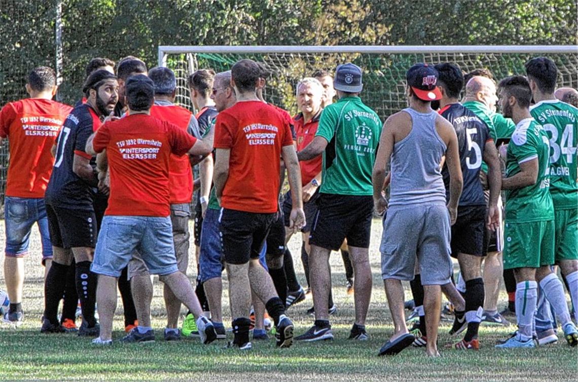 Tumult auf dem Sternenfelser Rasen