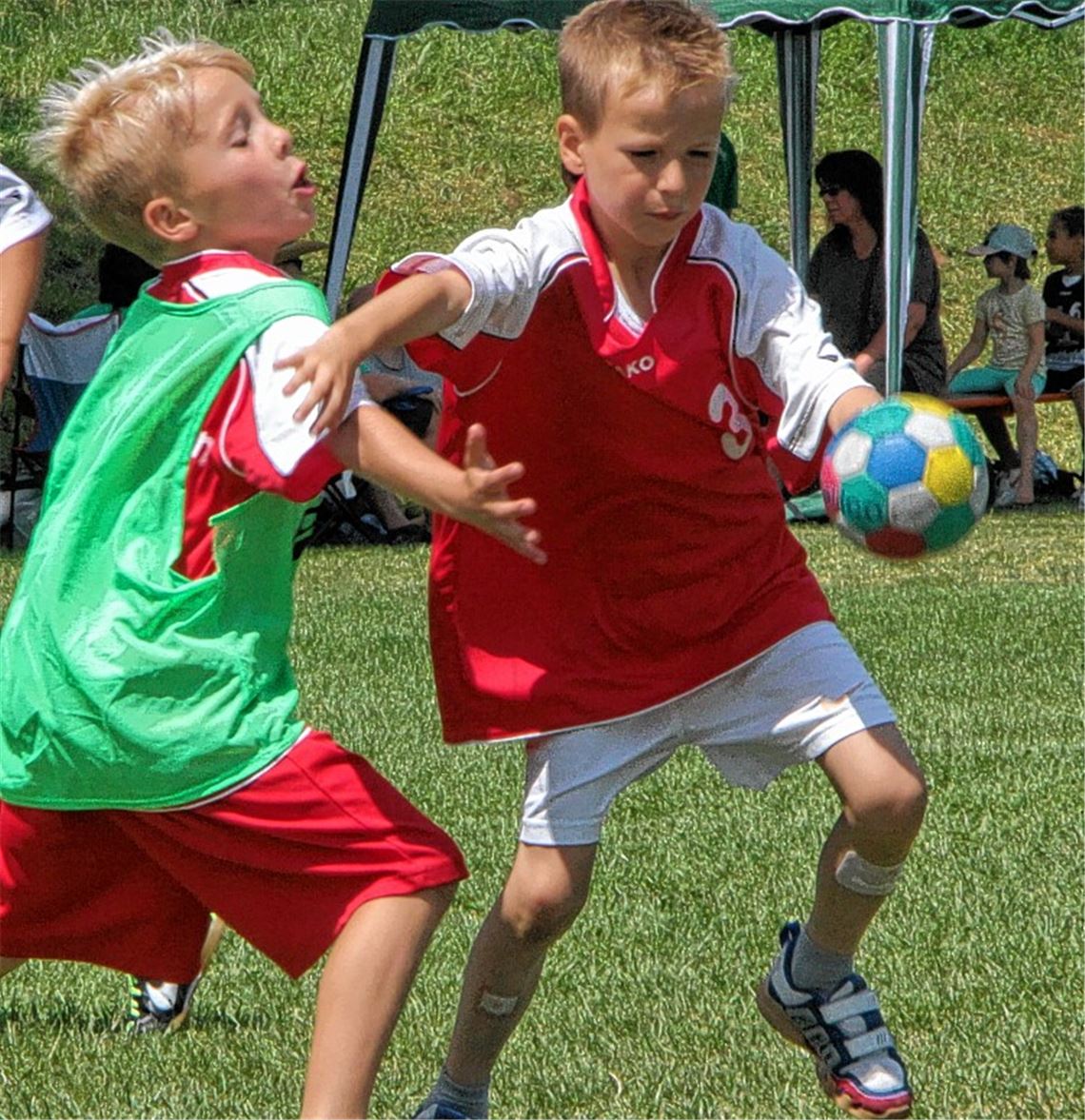 Die Handballer zieht es auf den Rasen