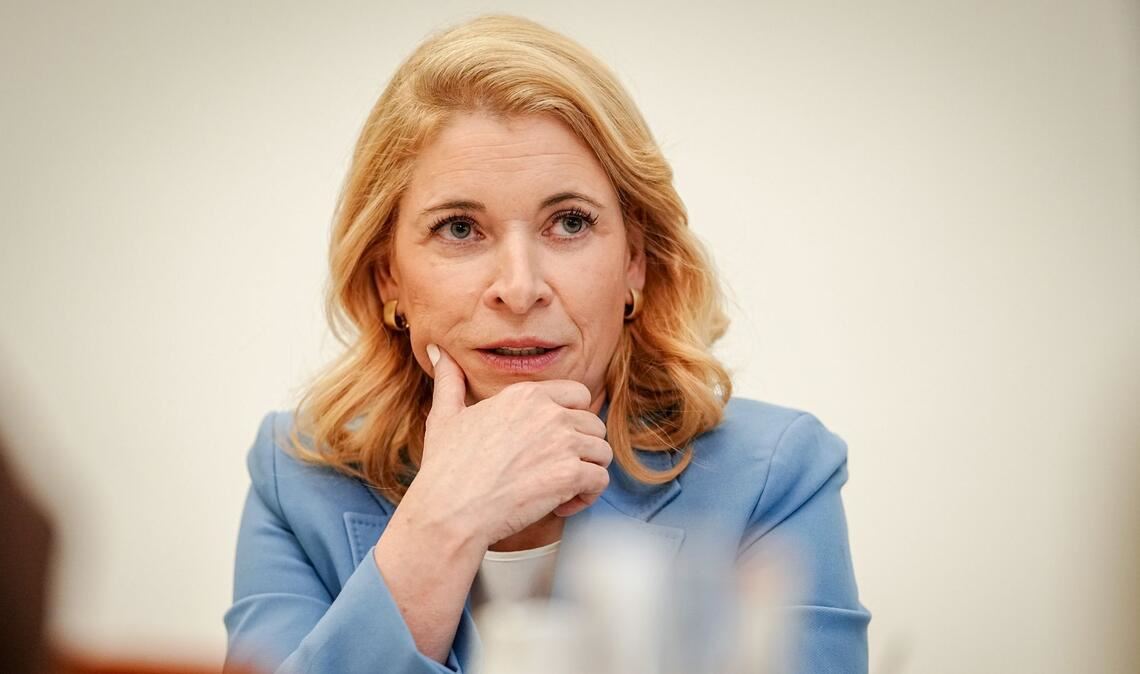 "Viele Anlagen und Bahnhöfe sind weiter in keinem guten Zustand." (Archivbild)