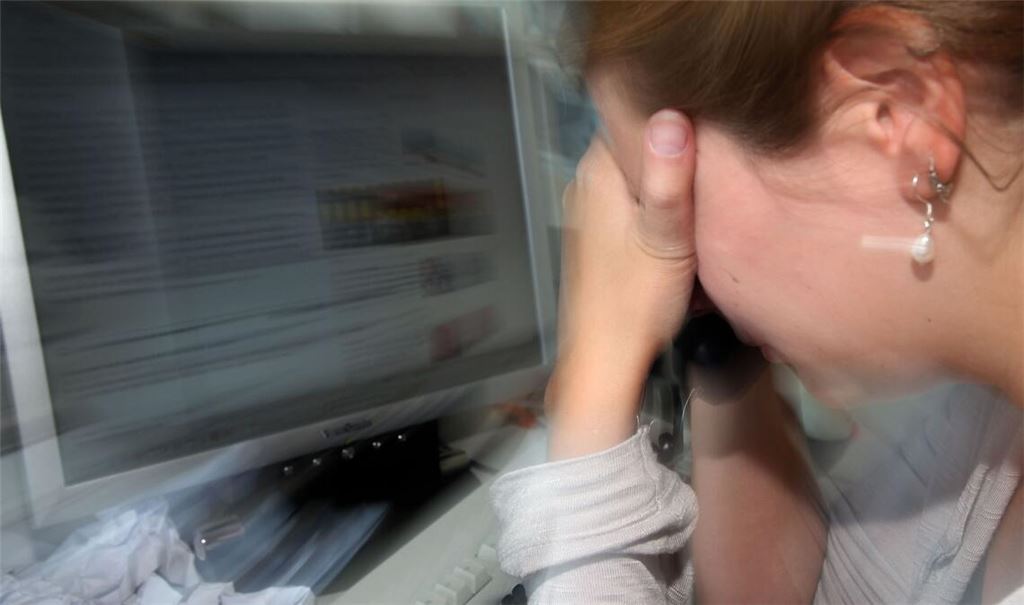 Viele Arbeitnehmer empfinden ihre Jobs als stressig - je jünger, desto häufiger. (Symbolbild)