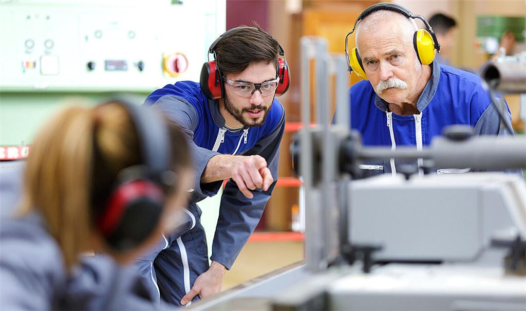 Viele Betriebe in der Region haben noch freie Ausbildungsplätze zu bieten. Foto: Archiv/stock.adobe.com/Phovoir