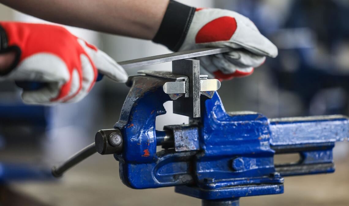 Studie: Firmen informieren vor Ausbildung zu wenig Viele Firmen erfüllen nach einer Studie nicht den Informationsbedarf von potenziellen Bewerberinnen und Bewerbern. (Archivbild)