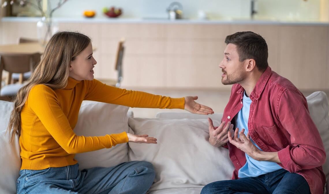 Viele Männer müssen häufig erst lernen, Autonomie und Nähe in Partnerschaften auszubalancieren – was wiederum häufig zu Konflikten mit der Partnerin führt.