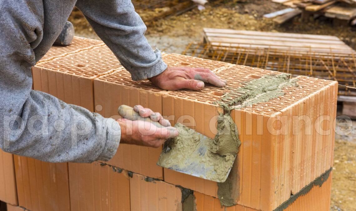 Viele Mangelberufe in Deutschland hängen stark von Beschäftigten mit Einwanderungsgeschichte ab. (Symbolbild)