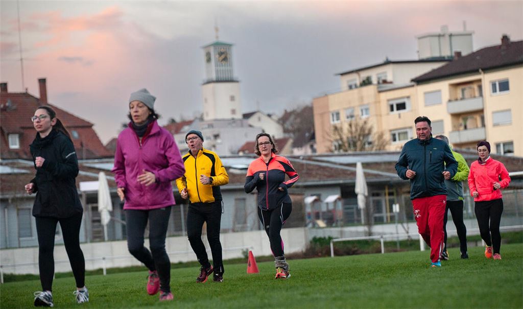 Viele Menschen nehmen sich vor, im neuen Jahr mehr Sport zu machen.