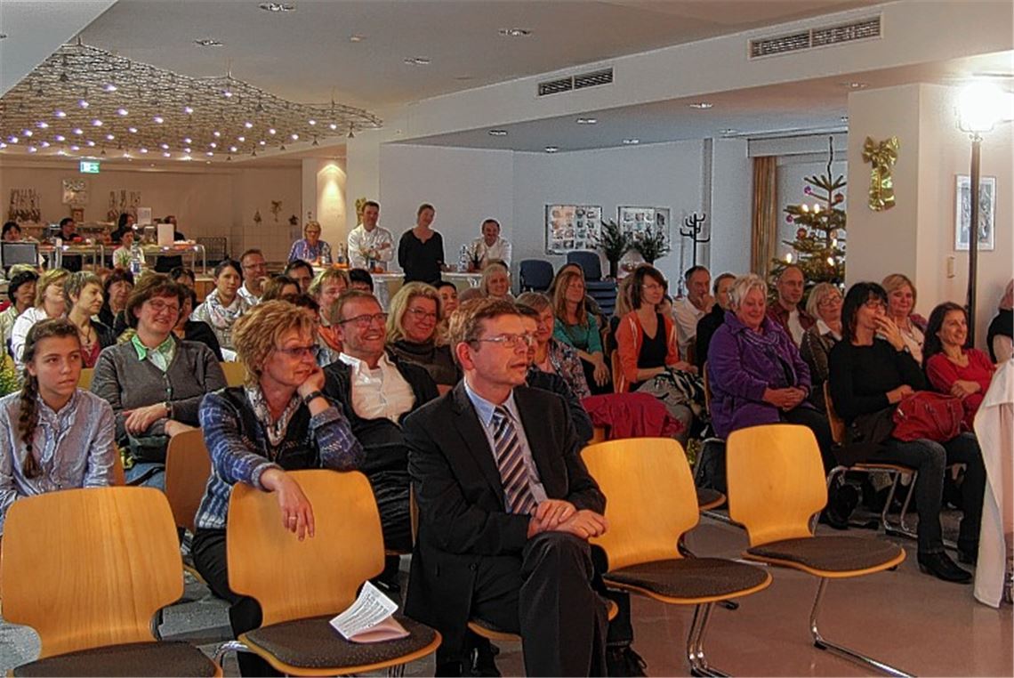 Viele Mitarbeiter waren bei der Feier.