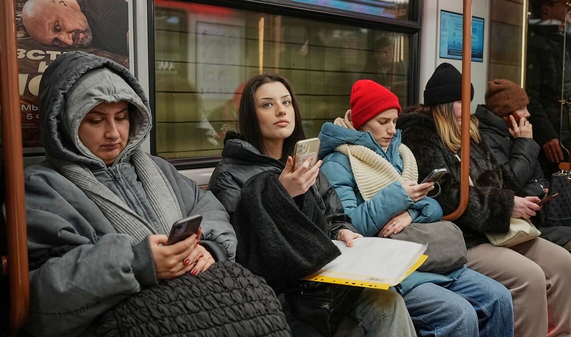 Viele Russen beklagen sich über die ständigen Abschaltungen des mobilen Internets. (Archivbild)